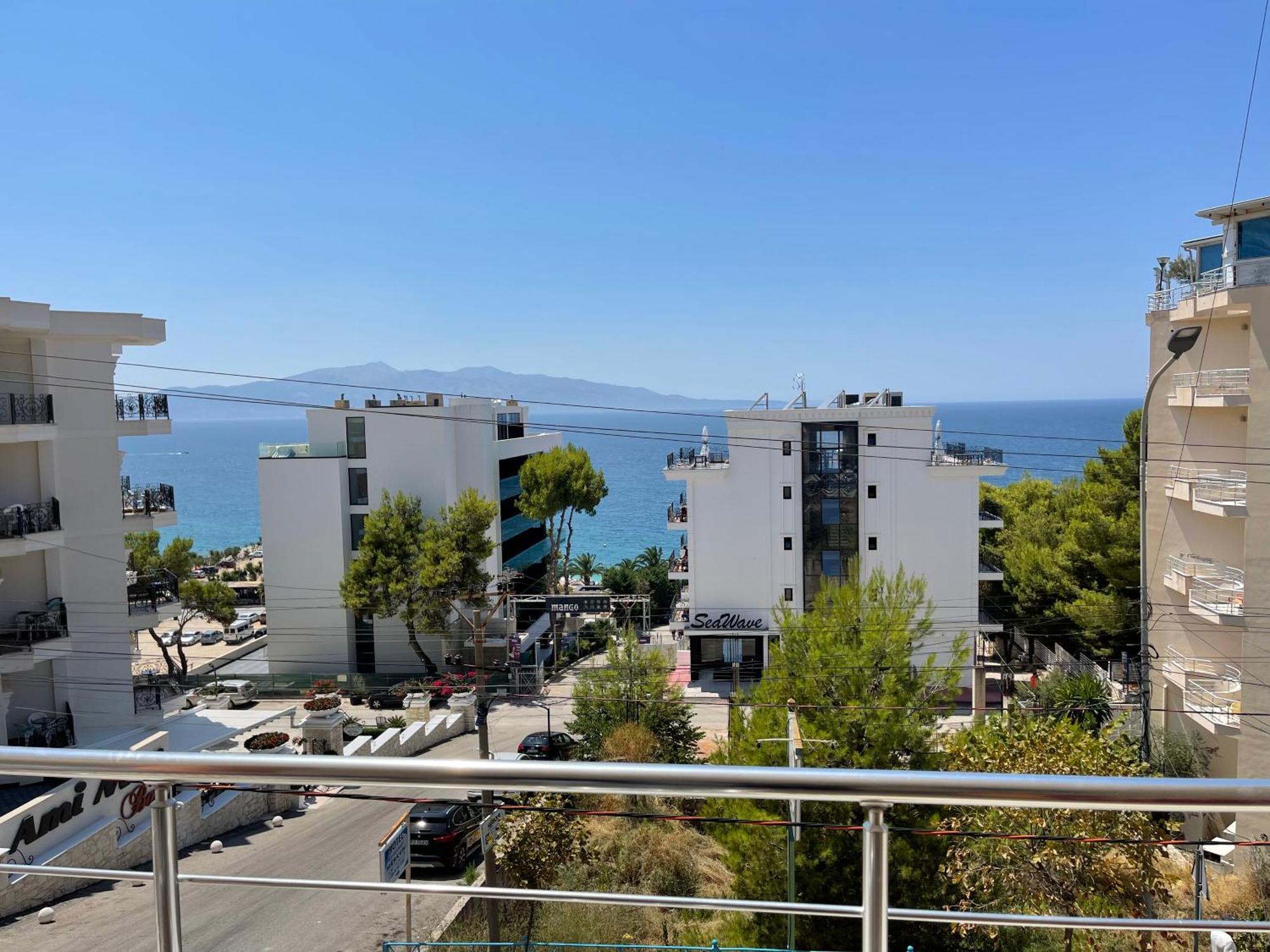 Sunny Coast * Sarandë