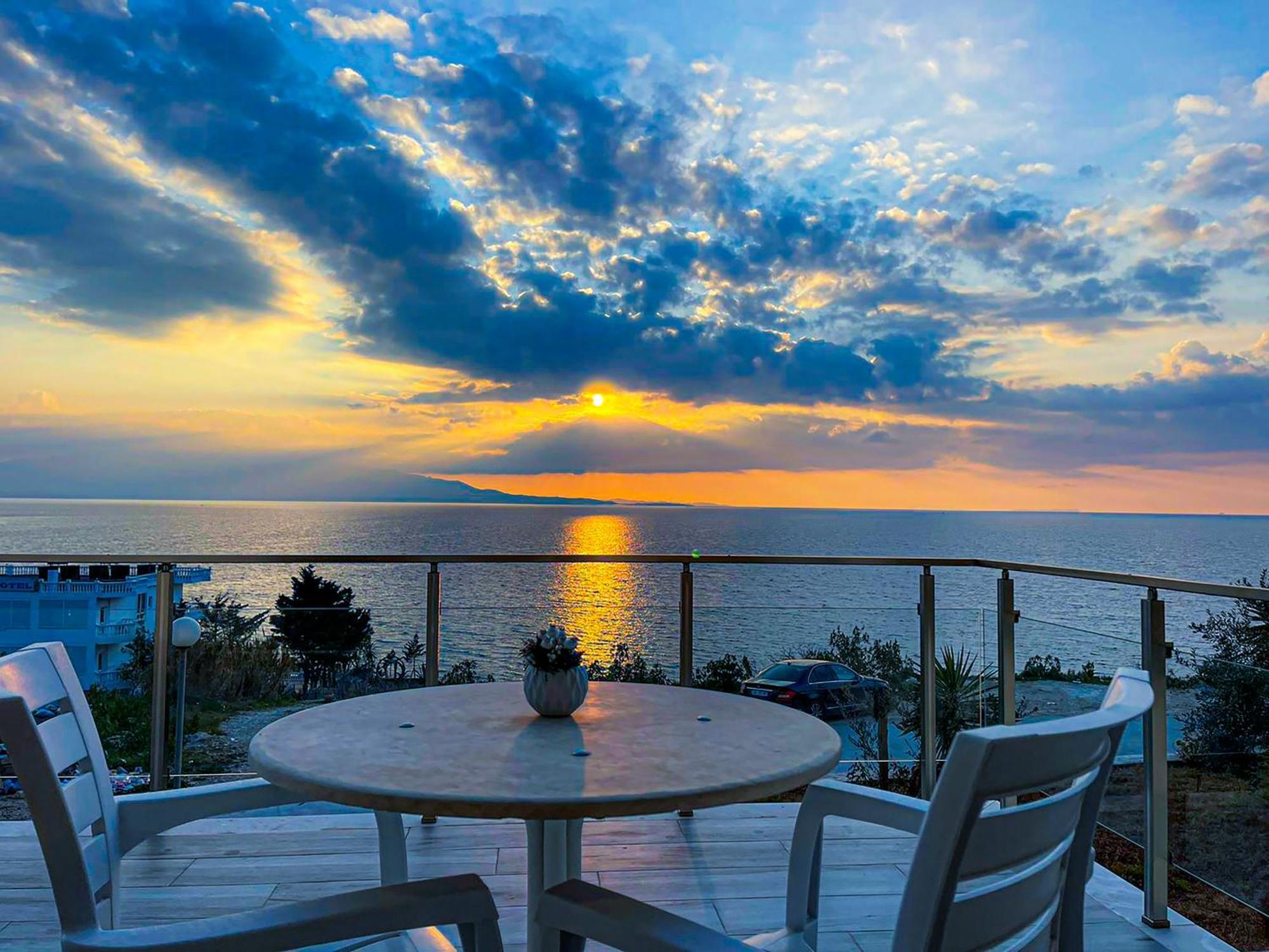 Sunny Coast * Sarandë